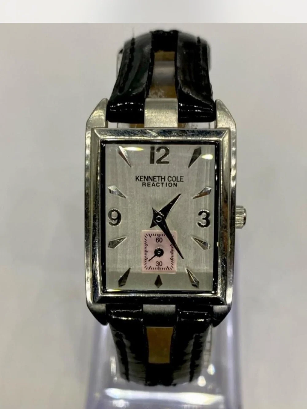 *** Kenneth Cole ^^ Reaction Silver Dial Watch /   Pink Subdial ^^^